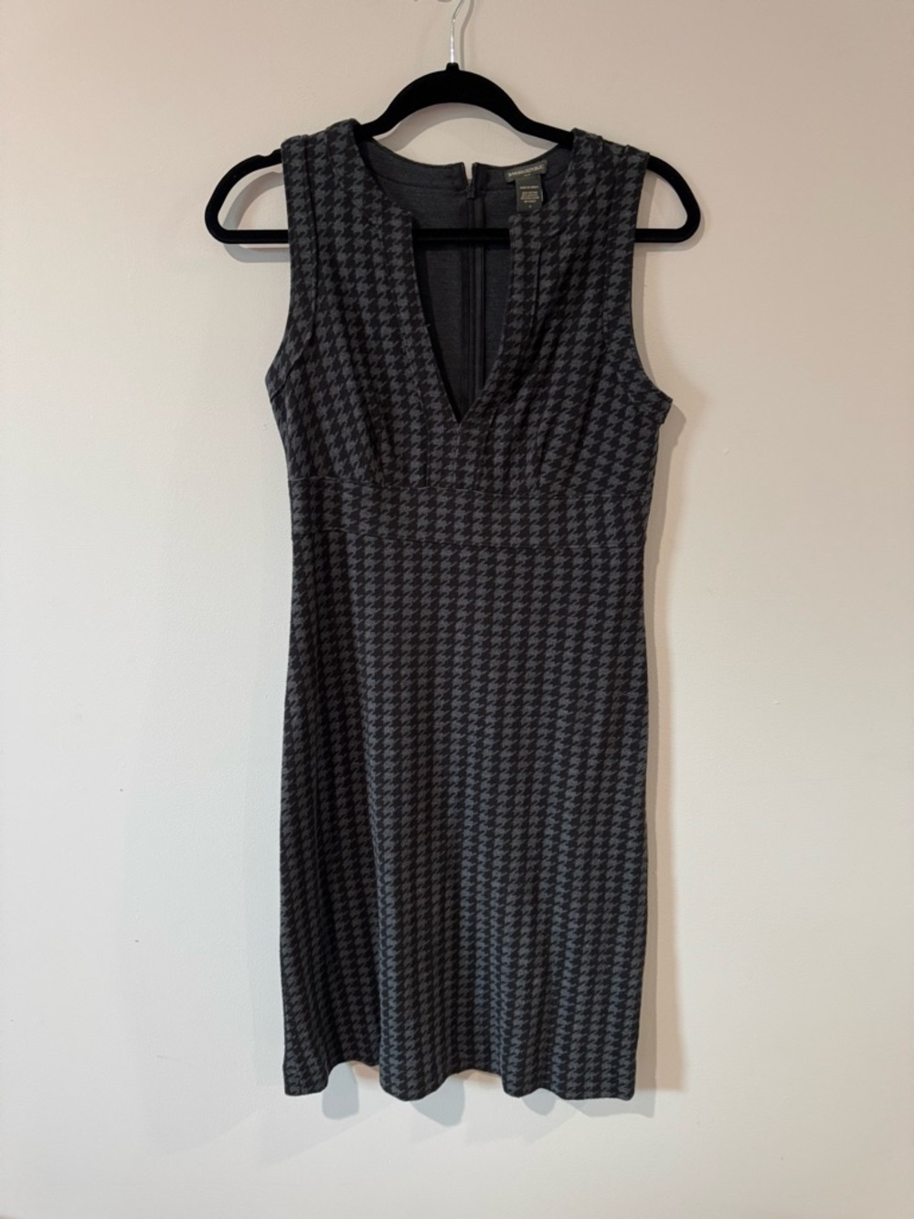 Banana Republic Charcoal Gray Houndstooth Sleeveless Sheath Dress